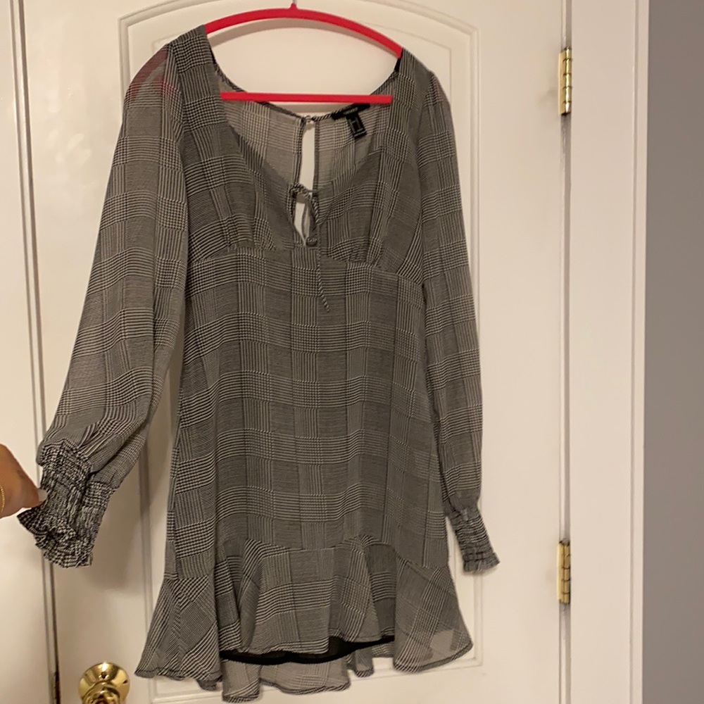 Black and light gray patterned long sleeved mini dress